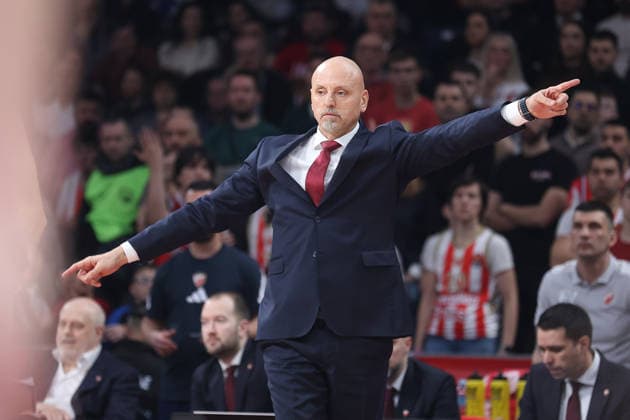 CRVENA ZVEZDA vs HAPOEL TEL AVIV SASA OBRADOVIC, basketball coach of Crvena zvezda, during the Euroleague match against Hapoel, at Belgrade Arena. Belgrade, 03.02.2026. photo: Ivica Veselinov MN PRESS BASKETBALL, EUROLEAGUE, CRVENA ZVEZDA, HAPOEL TEL AVIV Belgrade Belgrade Arena Serbia Copyright: xIvicaxVeselinovx xMNxPressx