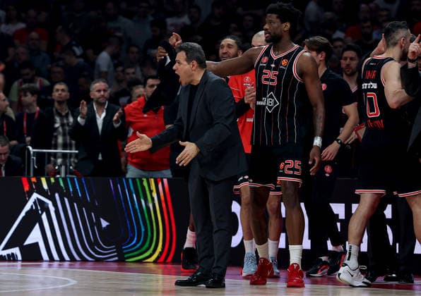 Crvena Zvezda v Hapoel, Euroleague basketball, season 2025 2026, round 26 Belgrade, Serbia. 3rd Feb, 2026. Hapoel s head coach Dimitris Itoudis during Euroleague basketball match between Crvena Zvezda (Red Star) and Hapoel Tel Aviv on January 3. 2026. in Belgrade, Serbia. Belgrade Serbia Copyright: xPedjaxMilosavljevic STARSPORTx
