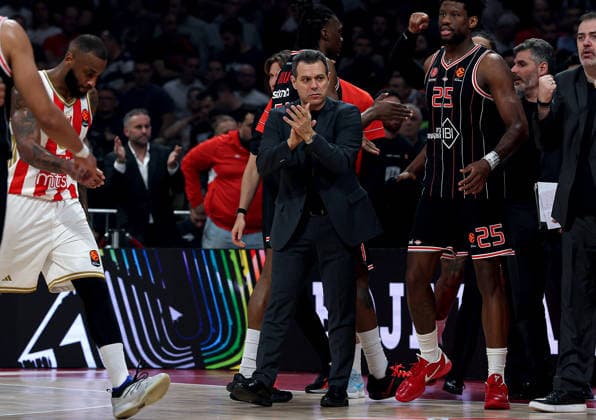 Crvena Zvezda v Hapoel, Euroleague basketball, season 2025 2026, round 26 Belgrade, Serbia. 3rd Feb, 2026. Hapoel s head coach Dimitris Itoudis during Euroleague basketball match between Crvena Zvezda (Red Star) and Hapoel Tel Aviv on January 3. 2026. in Belgrade, Serbia. Belgrade Serbia Copyright: xPedjaxMilosavljevic STARSPORTx