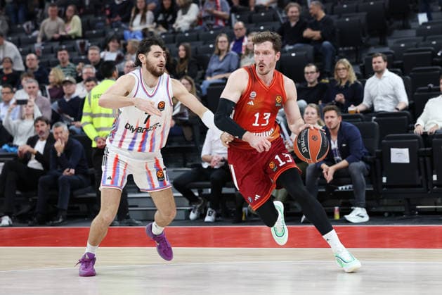 Andreas Obst FC Bayern Basketball, 13 with Sebastian Herrera Paris Basketball, 07 , GER, FC Bayern Basketball vs Paris Basketball, Basketball, Euroleague, Matchday 26, Season 2025 2026, 03 02 2026, GER, FC Bayern Basketball vs Paris Basketball, Basketball, Euroleague, Matchday 26, Season 2025 2026, 03 02 2026 Munich Copyright: xEibner-Pressefoto JennixMaulx EP_JML