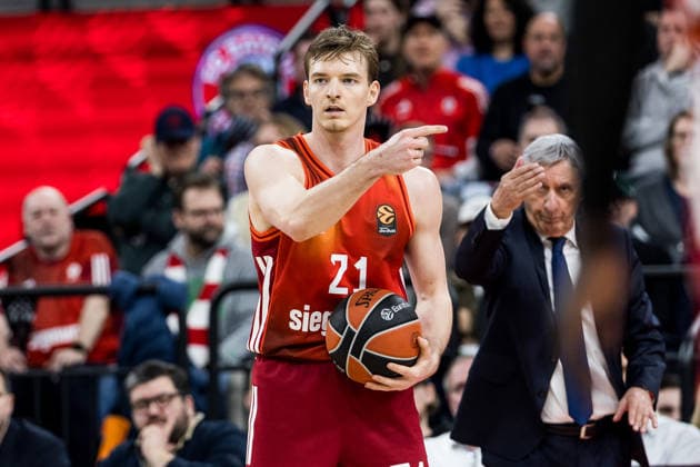 MUNICH, GERMANY - FEBRUARY 04: Justus Hollatz (FC Bayern Muenchen, 21) controls the ball during the Turkish Airlines EuroLeague match between FC Bayern Muenchen vs. Paris Basketball at SAP Garden on round 26 of Turkish Airlines EuroLeague on February 04, 2026 in Munich, Germany. Bavaria Germany Copyright: xSteffiexWunderlx
