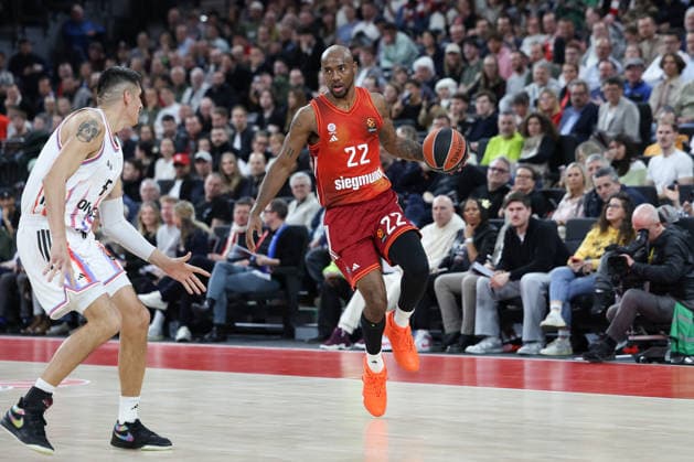 Isiaha Mike FC Bayern Basketball, 22 with Derek Willis Paris Basketball, 35 , GER, FC Bayern Basketball vs Paris Basketball, Basketball, Euroleague, Matchday 26, Season 2025 2026, 03 02 2026, GER, FC Bayern Basketball vs Paris Basketball, Basketball, Euroleague, Matchday 26, Season 2025 2026, 03 02 2026 Munich Copyright: xEibner-Pressefoto JennixMaulx EP_JML