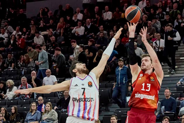 Turkish Airlines EuroLeague Basketball, FC Bayern Munich Basketball vs Paris Basketball, Munich FC Bayern Basketball, Munich FC Bayern Basketball, Paris Basketball, 2026 02 03 in Munich SAP Garden OBST Andreas FC Bayern Munich Basketball Guard Nr 13 BAY13 , HERRERA Sebastian Paris Basketball Guard Nr7 PBB7 sportworld München SAP Garden Bayern Deutschland