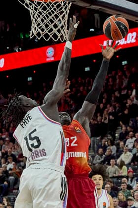 Turkish Airlines EuroLeague Basketball, FC Bayern Munich Basketball vs Paris Basketball, Munich FC Bayern Basketball, Munich FC Bayern Basketball, Paris Basketball, 2026 02 03 in Munich SAP Garden GABRIEL Wenyen FC Bayern Munich Basketball Center Nr 32 BAY32 , FAYE Mouhamed Paris Basketball Center Nr15 PBB15 sportworld Munich SAP Garden Bayern Germany