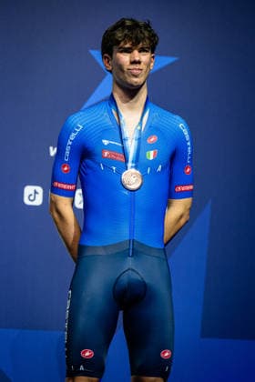 FAVERO Renato UEC Track Cycling European Championships Konya 2026 FAVERO Renato ITA Italy Third Place Award Ceremony Medal Ceremony Podium Portrait Portrait Portrait Event Event UEC Track Cycling European Championships 2026 Category Category Cycling Track Cycling European Championships Location Location Asia Türkiye Konya Discipline Individual Pursuit Category Elite Men Distance 4000 m Date Date 03 02 2026 Tuesday Day 3