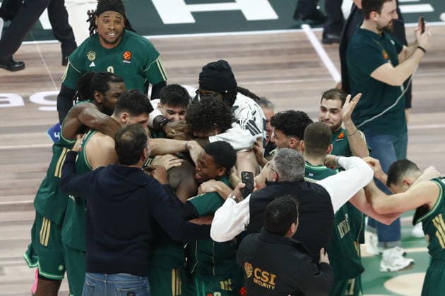 EuroLeague Basketball, Panathinaikos AKTOR Athens vs Real Madrid - Players of Panathinaikos AKTOR Athens celebrate at the end the Euroleague regular season basketball match between Panathinaikos AKTOR Athens and Real Madrid at Telekom Center Athens on February 3, 2026 in Athens, Greece. ATHENS Greece Copyright: xOnexInchxProductionsx 6836814