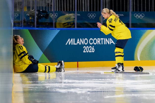 260204 Josefin Bouveng and Maja NylÃ n Persson of Sweden take photos ahead of a a Ice hockey, Eishockey practice session during day -2 of the 2026 Winter Olympics on February 4, 2026 in Milan. Photo: Carl Sandin BILDBYRAN kod CS CS0847 ishockey ice hockey Olympic Games, Olympische Spiele, Olympia, OS olympics winter olympics os ol olympiska spel vinter-os olympiske leker milano cortina 2026 milan cortina 2026 milano cortina 2026 olympic games milano cortina 2026 winter olympic games milano cortina-os milano cortina-ol vinter-ol -2 bbeng *** 260204 Josefin Bouveng and Maja NylÃ n Persson of Sweden take photos ahead of an ice hockey practice session during day 2 of the 2026 Winter Olympics on February 4, 2026 in Milan Photo Carl Sandin BILDBYRAN kod CS CS0847 ishockey ice hockey olympic games olympics winter olympics os ol olympiska spel vinter os olympiske leker milano cortina 2026 milan cortina 2026 milano cortina 2026 olympic games milano cortina 2026 winter olympic games milano cortina os milano cortina ol vinter ol 2 bbeng  Copyright: CARLxSANDIN BB260204CS014