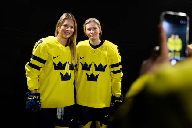 260204 Mira Jungaker and Hilda Svensson of Sweden pose for a photo ahead of an Ice hockey, Eishockey practice session during day -2 of the 2026 Winter Olympics on February 4, 2026 in Milan. Photo: Carl Sandin BILDBYRAN kod CS CS0847 ishockey ice hockey Olympic Games, Olympische Spiele, Olympia, OS olympics winter olympics os ol olympiska spel vinter-os olympiske leker milano cortina 2026 milan cortina 2026 milano cortina 2026 olympic games milano cortina 2026 winter olympic games milano cortina-os milano cortina-ol vinter-ol -2 bbeng *** 260204 Mira Jungaker and Hilda Svensson of Sweden pose for a photo ahead of an ice hockey practice session during day 2 of the 2026 Winter Olympics on February 4, 2026 in Milan Photo Carl Sandin BILDBYRAN code CS CS0847 ice hockey ice hockey olympic games olympics winter olympics os ol olympiska spel vinter os olympiske leker milano cortina 2026 milan cortina 2026 milano cortina 2026 olympic games milano cortina 2026 winter olympic games milano cortina os milano cortina ol vinter ol 2 bbeng  Copyright: CARLxSANDIN BB260204CS022