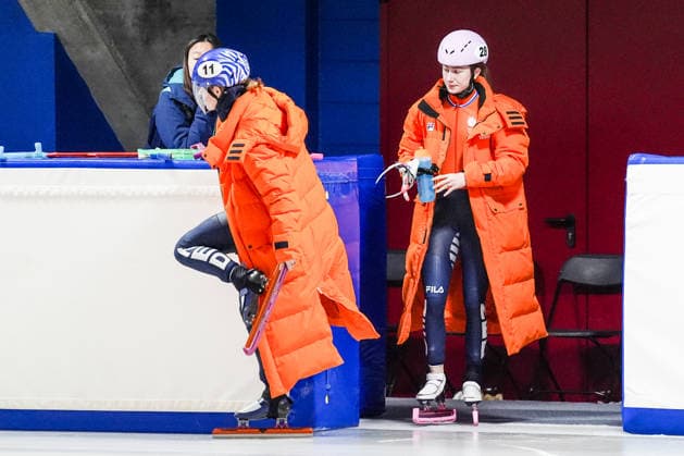 2026-02-04 - Milano Cortina 2026 Winter Olympics MILAN, ITALY - FEBRUARY 4: Michelle Velzeboer of Netherlands, Zoe Florence Deltrap of Netherlands during a training before the Milano Cortina 2026 Winter Olympics at the Milano Ice Skating Arena on February 4, 2026 in Milan, Italy Milan Milano Ice Skating Arena Italy Content not available for redistribution in The Netherlands directly or indirectly through any third parties. Copyright: xAndrexWeeningx