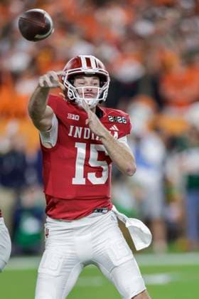NCAA, College League, USA Football: CFP National Championship - Miami Hurricanes vs Indiana Hoosiers Miami, FL USA: Indiana Hoosiers quarterback Fernando Mendoza (15) passes the ball during the CFP National Championship game against the Miami (FL) Hurricanes on Monday, January 19, 2026 at Hard Rock Stadium. The Hoosiers beat the Hurricanes 27-21. (Kim Hukari Image of Miami Florida USA EDITORIAL USE ONLY Copyright: xImagexofxSportx KimxHukarix iosphotos393263