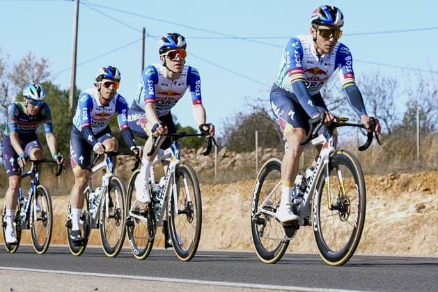 Belgian Remco Evenepoel (R) and his teammates of Red Bull-BORA-hansgrohe pictured in action at stage 1 of the 2026 Volta Comunitat Valenciana, Tour of Valencia cycling race, from Segorre to Torreblanca (162,2km), on Wednesday 04 February 2026 in Spain. The race takes place from 4 to 8 February and runs through the three provinces of the Valencian Community. JOMAxGARCIA  x161021842x