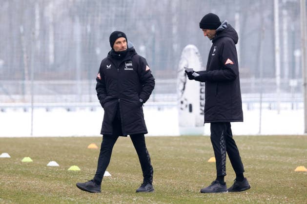 DEU, DFL, 2 FBL Hertha BSC, Training, 04 02 2026, Sportforum, Berlin, DEU, DFL, 2 FBL Hertha BSC, Training, im Bild Cheftrainer Stefan Leitl Hertha BSC Berlin , Co Trainer Andre Mijatovic Hertha BSC Berlin DFL regulations prohibit any use of Photographs as image sequences and or quasi video nordphotoxGmbHx xEngler nph00076