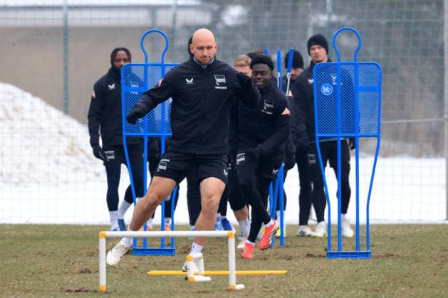 DEU, DFL, 2 FBL Hertha BSC, Training, 04 02 2026, Sportforum, Berlin, DEU, DFL, 2 FBL Hertha BSC, Training, im Bild Toni Leistner Hertha BSC Berlin 37 DFL regulations prohibit any use of Photographs as image sequences and or quasi video nordphotoxGmbHx xEngler nph00076