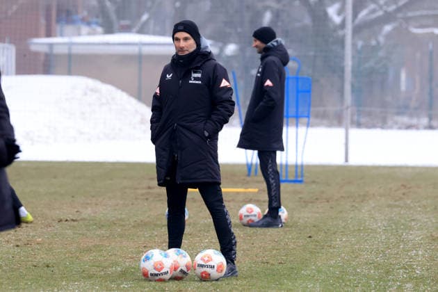 DEU, DFL, 2 FBL Hertha BSC, Training, 04 02 2026, Sportforum, Berlin, DEU, DFL, 2 FBL Hertha BSC, Training, im Bild Cheftrainer Stefan Leitl Hertha BSC Berlin , Co Trainer Andre Mijatovic Hertha BSC Berlin DFL regulations prohibit any use of Photographs as image sequences and or quasi video nordphotoxGmbHx xEngler nph00076