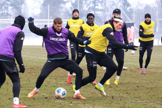 DEU, DFL, 2 FBL Hertha BSC, Training, 04 02 2026, Sportforum, Berlin, DEU, DFL, 2 FBL Hertha BSC, Training, im Bild Michael Cuisance Hertha BSC Berlin 10 , Fabian Reese Hertha BSC Berlin 11 , DFL regulations prohibit any use of Photographs as image sequences and or quasi video nordphotoxGmbHx xEngler nph00076