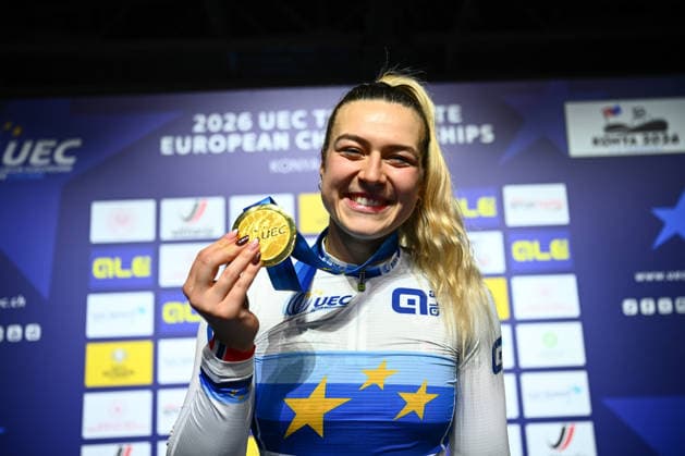 2026 UEC Track Elite European Championships Picture by Olly Hassell SWpix.com - 04 02 2026 - Cycling - 2026 UEC Track Elite European Championships - Konya Velodrome, Konya, Türkiye - Women™s Time Trial Podium - Mathilde Gros (France) receives the Gold Medal to become European Champion Konya Konya Velodrome Türkiye Copyright: x xSWpix.comx(t axPhotographyxHubxLtd)xOllyxHassell SWpix.comx SWP-3177-0840