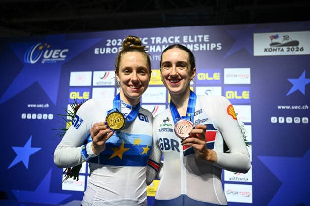 2026 UEC Track Elite European Championships Picture by Olly Hassell SWpix.com - 04 02 2026 - Cycling - 2026 UEC Track Elite European Championships - Konya Velodrome, Konya, Türkiye - Women™s Individual Pursuit Podium - Josie Knight (Great Britain) receives the Gold Medal to become European Champion, Federica Venturelli (Italy) Silver Medalist Konya Konya Velodrome Türkiye Copyright: x xSWpix.comx(t axPhotographyxHubxLtd)xOllyxHassell SWpix.comx SWP-3177-0841