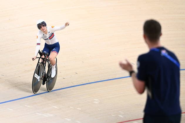2026 UEC Track Elite European Championships Picture by Olly Hassell SWpix.com - 04 02 2026 - Cycling - 2026 UEC Track Elite European Championships - Konya Velodrome, Konya, Türkiye - Women™s Individual Pursuit - For Gold - Josie Knight (Great Britain) Wins the Women™s Individual Pursuit to become European Champion Konya Konya Velodrome Türkiye Copyright: x xSWpix.comx(t axPhotographyxHubxLtd)xOllyxHassell SWpix.comx SWP-3177-0847