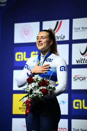 2026 UEC Track Elite European Championships Picture by Olly Hassell SWpix.com - 04 02 2026 - Cycling - 2026 UEC Track Elite European Championships - Konya Velodrome, Konya, Türkiye - Women™s Time Trial Podium - Mathilde Gros (France) receives the Gold Medal to become European Champion Konya Konya Velodrome Türkiye Copyright: x xSWpix.comx(t axPhotographyxHubxLtd)xOllyxHassell SWpix.comx SWP-3177-0848
