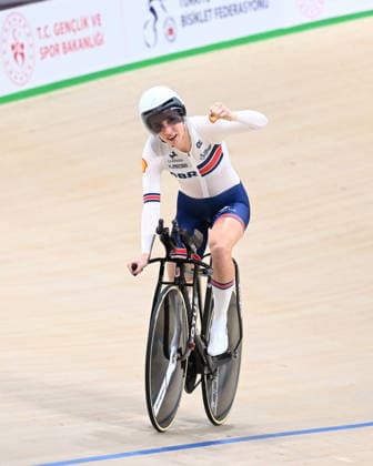 2026 UEC Track Elite European Championships Picture by Olly Hassell SWpix.com - 04 02 2026 - Cycling - 2026 UEC Track Elite European Championships - Konya Velodrome, Konya, Türkiye -Women™s Individual Pursuit - For Gold - Josie Knight (Great Britain) Wins the Women™s Individual Pursuit to become European Champion Konya Konya Velodrome Türkiye Copyright: x xSWpix.comx(t axPhotographyxHubxLtd)xOllyxHassell SWpix.comx SWP-3177-0849