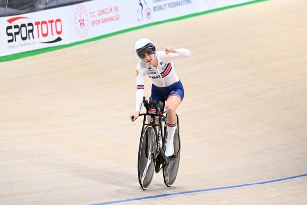 2026 UEC Track Elite European Championships Picture by Olly Hassell SWpix.com - 04 02 2026 - Cycling - 2026 UEC Track Elite European Championships - Konya Velodrome, Konya, Türkiye -Women™s Individual Pursuit - For Gold - Josie Knight (Great Britain) Wins the Women™s Individual Pursuit to become European Champion Konya Konya Velodrome Türkiye Copyright: x xSWpix.comx(t axPhotographyxHubxLtd)xOllyxHassell SWpix.comx SWP-3177-0850