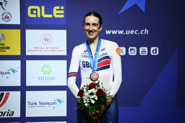 2026 UEC Track Elite European Championships Picture by Olly Hassell SWpix.com - 04 02 2026 - Cycling - 2026 UEC Track Elite European Championships - Konya Velodrome, Konya, Türkiye - Women™s Individual Pursuit Podium - Millie Couzens (Great Britain) Bronze Medalist Konya Konya Velodrome Türkiye Copyright: x xSWpix.comx(t axPhotographyxHubxLtd)xOllyxHassell SWpix.comx SWP-3177-0855
