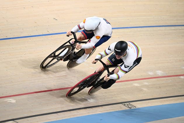 2026 UEC Track Elite European Championships Picture by Olly Hassell SWpix.com - 04 02 2026 - Cycling - 2026 UEC Track Elite European Championships - Konya Velodrome, Konya, Türkiye - Men™s Sprint - For Gold - Matthew Richardson (Great Britain), Harrie Lavreysen (Netherlands) Konya Konya Velodrome Türkiye Copyright: x xSWpix.comx(t axPhotographyxHubxLtd)xOllyxHassell SWpix.comx SWP-3177-0879