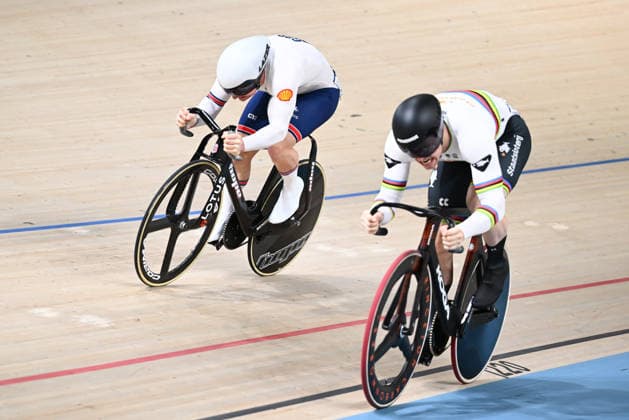2026 UEC Track Elite European Championships Picture by Olly Hassell SWpix.com - 04 02 2026 - Cycling - 2026 UEC Track Elite European Championships - Konya Velodrome, Konya, Türkiye - Men™s Sprint - For Gold - Matthew Richardson (Great Britain), Harrie Lavreysen (Netherlands) Konya Konya Velodrome Türkiye Copyright: x xSWpix.comx(t axPhotographyxHubxLtd)xOllyxHassell SWpix.comx SWP-3177-0882