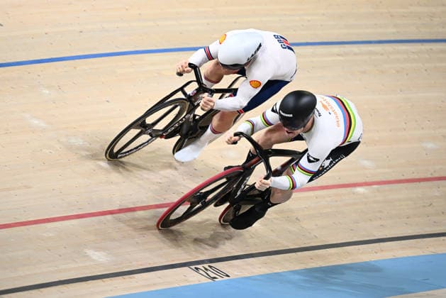2026 UEC Track Elite European Championships Picture by Olly Hassell SWpix.com - 04 02 2026 - Cycling - 2026 UEC Track Elite European Championships - Konya Velodrome, Konya, Türkiye - Men™s Sprint - For Gold - Matthew Richardson (Great Britain), Harrie Lavreysen (Netherlands) Konya Konya Velodrome Türkiye Copyright: x xSWpix.comx(t axPhotographyxHubxLtd)xOllyxHassell SWpix.comx SWP-3177-0884