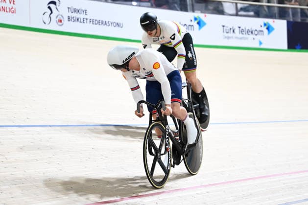 2026 UEC Track Elite European Championships Picture by Olly Hassell SWpix.com - 04 02 2026 - Cycling - 2026 UEC Track Elite European Championships - Konya Velodrome, Konya, Türkiye - Men Sprint - For Gold - Matthew Richardson (Great Britain) Konya Konya Velodrome Türkiye Copyright: x xSWpix.comx(t axPhotographyxHubxLtd)xOllyxHassell SWpix.comx SWP-3177-0889