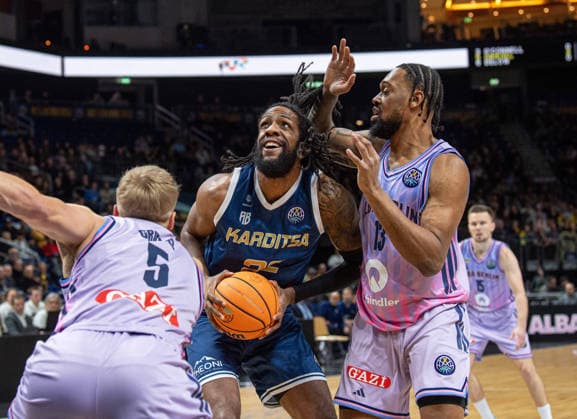 Basketball, Men, Season 2025 2026, Basketball Champions League Round of 16, Group J , Alba Berlin Karditsa Iaponiki, v l Sam Griesel Alba , Warren Washington Karditsa , J wan Roberts Alba , 04 02 2026, Copyright: xSebastianxRäppold MatthiasxKochx