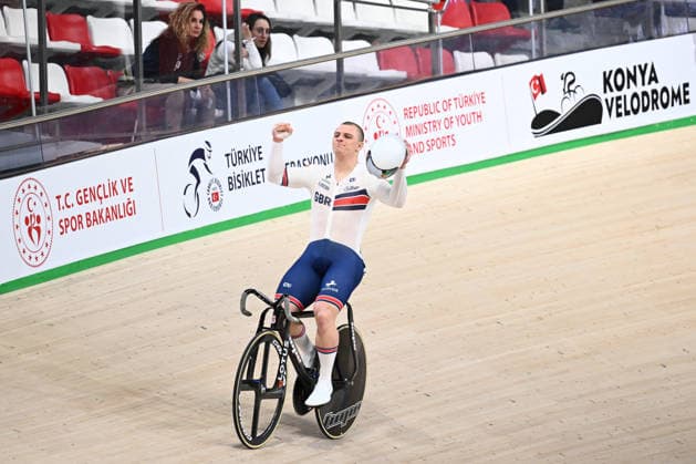 2026 UEC Track Elite European Championships Picture by Olly Hassell SWpix.com - 04 02 2026 - Cycling - 2026 UEC Track Elite European Championships - Konya Velodrome, Konya, Türkiye - Men™s Sprint - For Gold - Matthew Richardson (Great Britain) Wins the Men™s Sprint to become European Champion Konya Konya Velodrome Türkiye Copyright: x xSWpix.comx(t axPhotographyxHubxLtd)xOllyxHassell SWpix.comx SWP-3177-0944