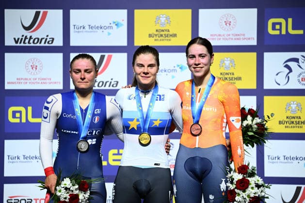 2026 UEC Track Elite European Championships Picture by Olly Hassell SWpix.com - 04 02 2026 - Cycling - 2026 UEC Track Elite European Championships - Konya Velodrome, Konya, Türkiye - Women™s Points Race Podium -Lotte Kopecky (Belgium) receives the Gold Medal to become European Champion, Victoire Berteau (France) Silver Medalist and Sofie van Rooijen (Netherlands) Bronze Medalist Konya Konya Velodrome Türkiye Copyright: x xSWpix.comx(t axPhotographyxHubxLtd)xOllyxHassell SWpix.comx SWP-3177-0951