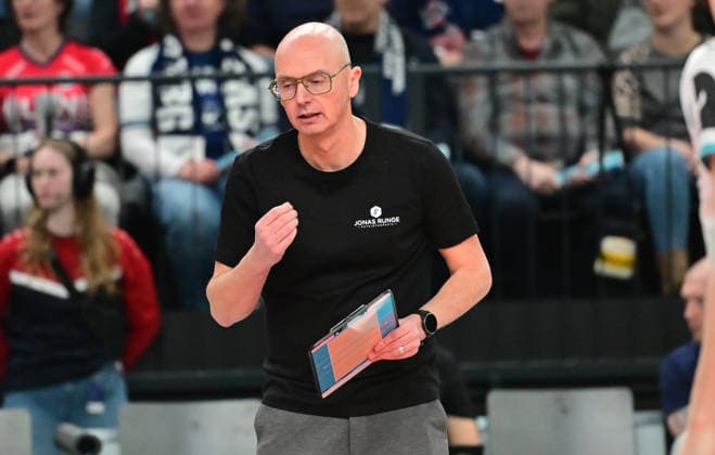 GER 1 VBL, SVG Lueneburg vs SWD powervolleys Dueren 04 02 2026, GER 1 VBL, SVG Lueneburg vs SWD powervolleys Dueren, in the picture Christophe Achten Coach Dueren nordphotoxGmbH xWitke nph00002