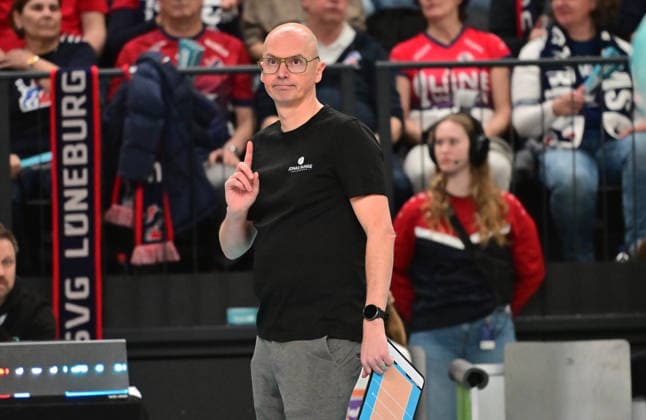 GER 1 VBL, SVG Lueneburg vs SWD powervolleys Dueren 04 02 2026, GER 1 VBL, SVG Lueneburg vs SWD powervolleys Dueren, in the picture Christophe Achten Coach Dueren nordphotoxGmbH xWitke nph00002