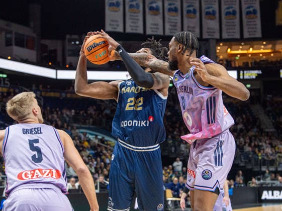 Basketball, Men, Season 2025 2026, Basketball Champions League Round of 16, Group J , Alba Berlin Karditsa Iaponiki, v l Sam Griesel Alba , Warren Washington Karditsa , J wan Roberts Alba , 04 02 2026, Copyright: xSebastianxRäppold MatthiasxKochx