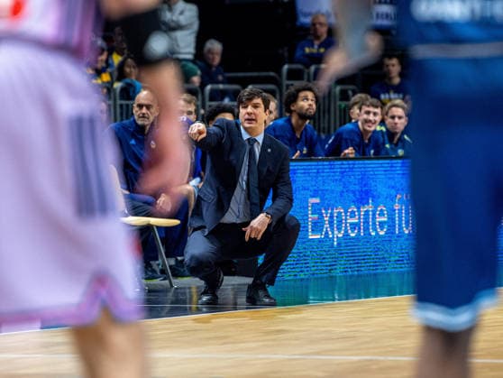 Basketball, Men, Season 2025 2026, Basketball Champions League Round of 16, Group J , Alba Berlin Karditsa Iaponiki, Coach Pedro Calles Alba , 04 02 2026, Copyright: xSebastianxRäppold MatthiasxKochx