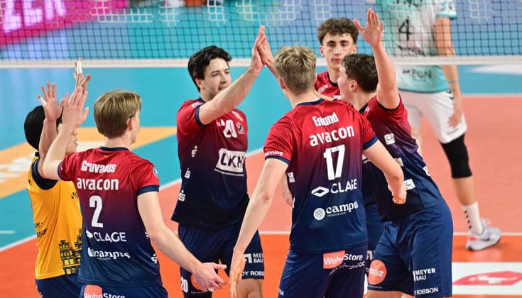 GER 1 VBL, SVG Lueneburg vs SWD powervolleys Dueren 04 02 2026, GER 1 VBL, SVG Lueneburg vs SWD powervolleys Dueren, in the picture the Lueneburg team cheers nordphotoxGmbH xWitke nph00002