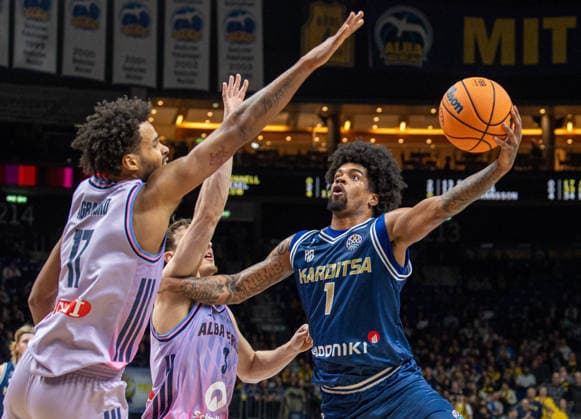 Basketball, Men, Season 2025 2026, Basketball Champions League Round of 16, Group J , Alba Berlin Karditsa Iaponiki, v l Norris Agbakoko Alba , Alex O Connell Alba , Aaron Estrada Karditsa , 04 02 2026, Copyright: xSebastianxRäppold MatthiasxKochx
