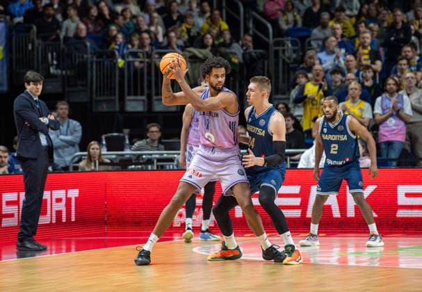 Basketball, Men, Season 2025 2026, Basketball Champions League Round of 16, Group J , Alba Berlin Karditsa Iaponiki, f l Coach Pedro Calles Alba , Norris Agbakoko Alba , Alexander Madsen Karditsa , Brandon Jefferson Karditsa , 04 02 2026, Copyright: xSebastianxRäppold MatthiasxKochx