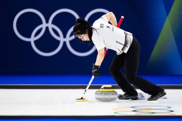 260204 Kim Seonyeong of South Korea competes in a round robin mixed doubles curling match between Sweden and South Korea during day -2 of the 2026 Winter Olympics on February 4, 2026 in Cortina. Photo: Mathias Bergeld BILDBYRAN kod MB MB1305 curling Olympic Games, Olympische Spiele, Olympia, OS olympics winter olympics os ol olympiska spel vinter-os olympiske leker milano cortina 2026 milan cortina 2026 milano cortina 2026 olympic games milano cortina 2026 winter olympic games milano cortina-os milano cortina-ol vinter-ol -2 bbeng round robin *** 260204 Kim Seonyeong of South Korea competes in a round robin mixed doubles curling match between Sweden and South Korea during day 2 of the 2026 Winter Olympics on February 4, 2026 in Cortina Photo Mathias Bergeld BILDBYRAN kod MB MB1305 curling olympic games olympics winter olympics os ol olympiska spel vinter os olympiske leker milano cortina 2026 milan cortina 2026 milano cortina 2026 olympic games milano cortina 2026 winter olympic games milano cortina os milano cortina ol vinter ol 2 bbeng round robin  Copyright: MATHIASxBERGELD BB260204MB118