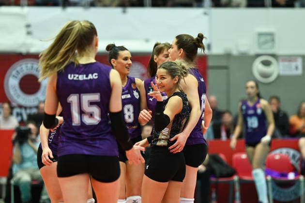 The team from Ankara around Ceren Oenal Ankara Zeren Spor Kuluebue, 14 cheers Dresdner SC vs Ankara Zeren Spor Kuluebue, CEV Volleyball Champions League, Season 2025 2026, 04 02 2026 Dresdner SC vs Ankara Zeren Spor Kuluebue, CEV Volleyball Champions League, Season 2025 2026, 04 02 2026 Dresden Copyright: xEibner-Pressefoto xHoepnerx EP_PHR