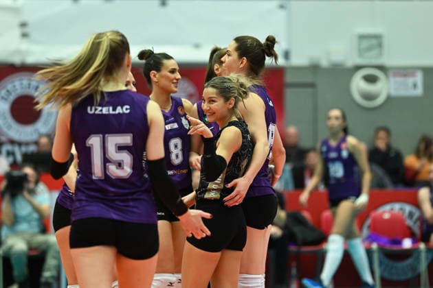 The team from Ankara around Ceren Oenal Ankara Zeren Spor Kuluebue, 14 cheers Dresdner SC vs Ankara Zeren Spor Kuluebue, CEV Volleyball Champions League, Season 2025 2026, 04 02 2026 Dresdner SC vs Ankara Zeren Spor Kuluebue, CEV Volleyball Champions League, Season 2025 2026, 04 02 2026 Dresden Copyright: xEibner-Pressefoto xHoepnerx EP_PHR