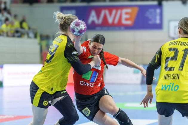 Emma Olsson BVB Women, 29 , Engelina Alida Corona Molenaar Halle, 7 , Kaja Kamp Nielsen BVB Women, 21 , SV Union Halle Neustadt vs Borussia Dortmund, Alsco Handball Bundesliga Women, Season 2025 26, 16 Matchday, 04 02 2026 Halle SWH Arena Sachsen Anhalt Germany