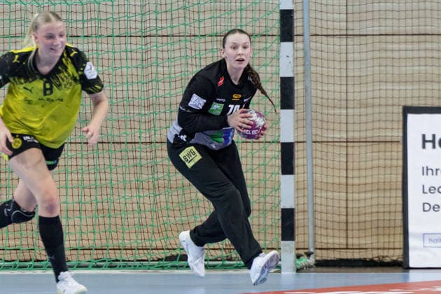 Maraika Kusian BVB Women, 8 , Goalkeeper Nicola Czaja Halle, 70 , SV Union Halle Neustadt vs Borussia Dortmund, Alsco Handball Bundesliga Women, Season 2025 26, 16 Matchday, 04 02 2026 Halle SWH Arena Sachsen Anhalt Germany