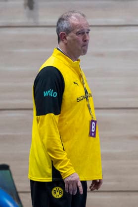 Handball Bundesliga Women,HBF, Season 2025 2026 SV Union Halle Neustadt vs Borussia Dortmund Halle, Germany 04 February 2026 In the picture Coach Henk Groener Dortmund Halle Saale SWH Arena Sachsen Anhalt Germany