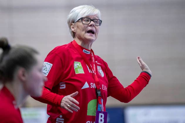 Handball Bundesliga Women,HBF, Season 2025 2026 SV Union Halle Neustadt vs Borussia Dortmund Halle, Germany 04 February 2026 In the picture Coach Ines Seidler Halle Halle Saale SWH Arena Sachsen Anhalt Germany