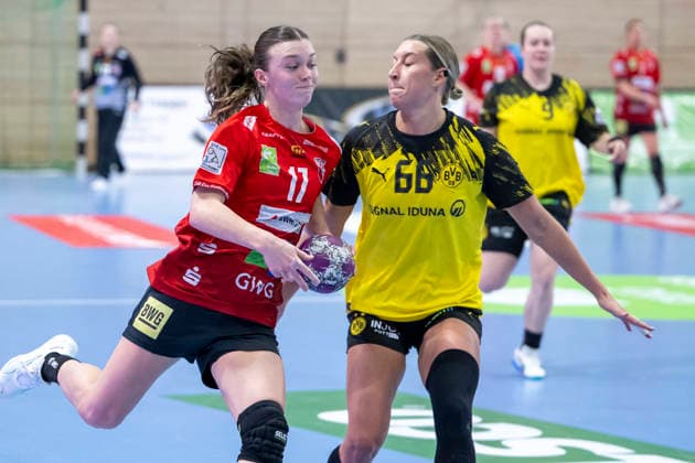 Handball Bundesliga Women,HBF, Season 2025 2026 SV Union Halle Neustadt vs Borussia Dortmund Halle, Germany 04 February 2026 In the picture from left in duel Emma Hertha Halle and Dana Bleckmann Dortmund Halle Saale SWH Arena Sachsen Anhalt Germany