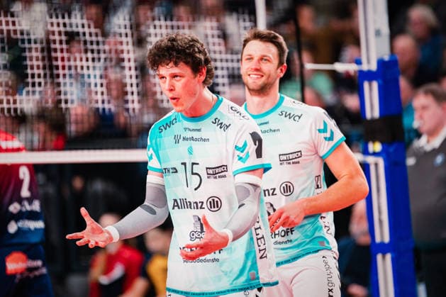 VBL SVG Lüneburg vs SWD powervolleys Düren, 04 02 205 Zachary Peter Hutcheson 15, SWD Powervolleys Düren cheers Volleyball Bundesliga SVG Lüneburg vs SWD powervolleys Düren on 04 02 2026 in the LKH Arena, Lüneburg Copyright: xBEAUTIFULxSPORTS Tonhäuserx