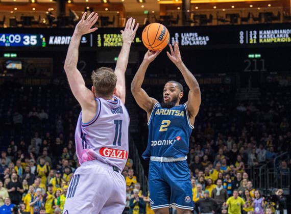 Basketball, Men, Season 2025 2026, Basketball Champions League Round of 16, Group J , Alba Berlin Karditsa Iaponiki, v l Moses Wood Alba , Brandon Jefferson Karditsa , 04 02 2026, Copyright: xSebastianxRäppold MatthiasxKochx
